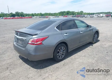 2015 Nissan Altima 2.5 S из США, поврежденный, VIN 1N4AL3AP3FC483764